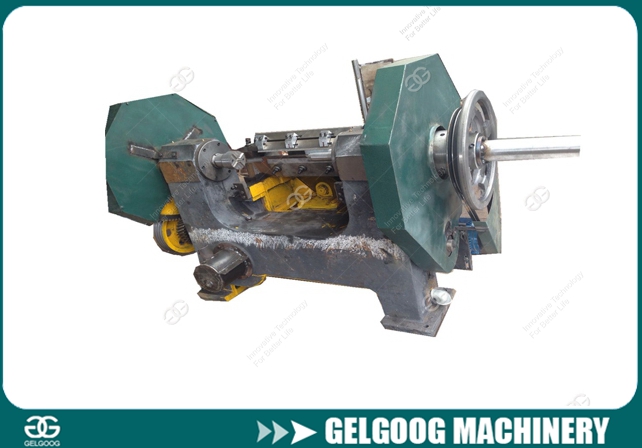 Wood Cutting Machine